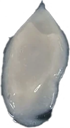 汚れを包み込んでくすんだ色になったクレンジングクリーム
